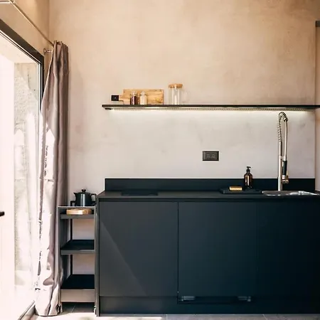 Biro Hill Designed For Two Apartment *